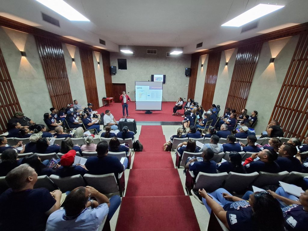 Taller de Formación sobre el Sistema de Gobierno Popular y Comunal a los 292 Circuitos en Falcón